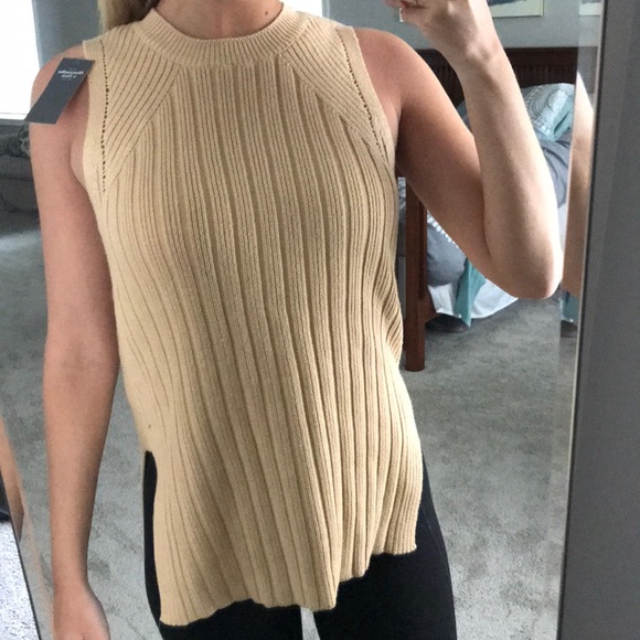 Top - Picture 2 of 3